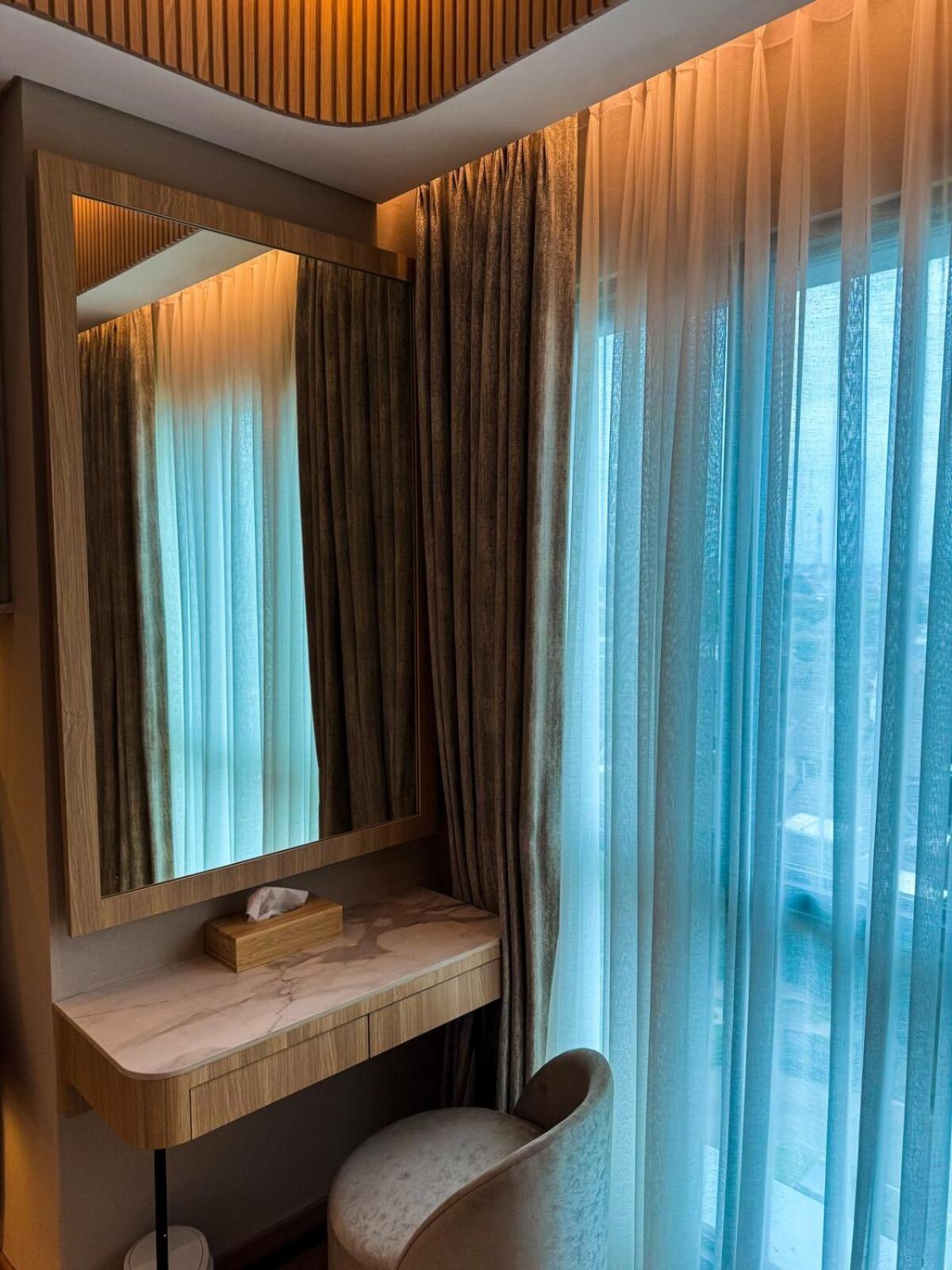 Embarcadero 2br With Netflix & Pool By Damaresa * South Tangerang